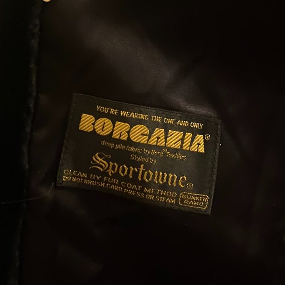 Borgazia Faux Fur Coat - Picture 5 of 5